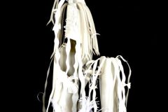 Papierskulptur-Klassenuebergreifende-Kooperation-5.-10.-Jgst.-Wasserfontaenen-mit-Muehlrad-und-zahlreichem-Getier