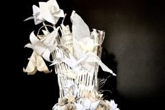 Papierskulptur-seitliche-Ansicht-Elisabeth-Groeschler-Q12